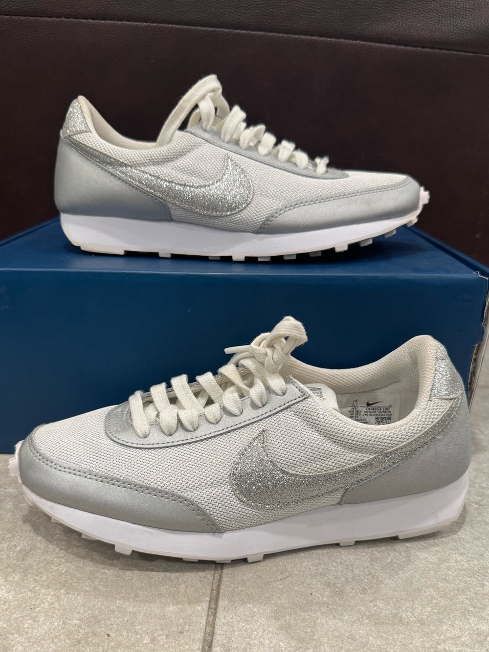 Size 7.5-Nike Women's Daybreak Metallic Silver DH4263-100 - Picture 2 of 7